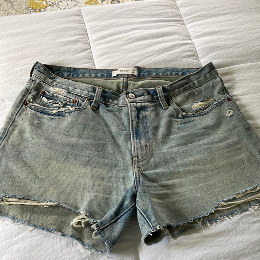 Abercrombie & Fitch mid rise boyfriend denim shorts